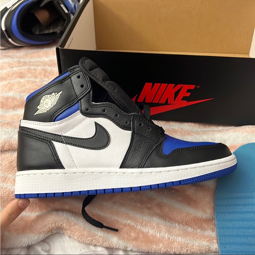 Air Jordan 1 “Royal toe” GS 5.5 (W7)